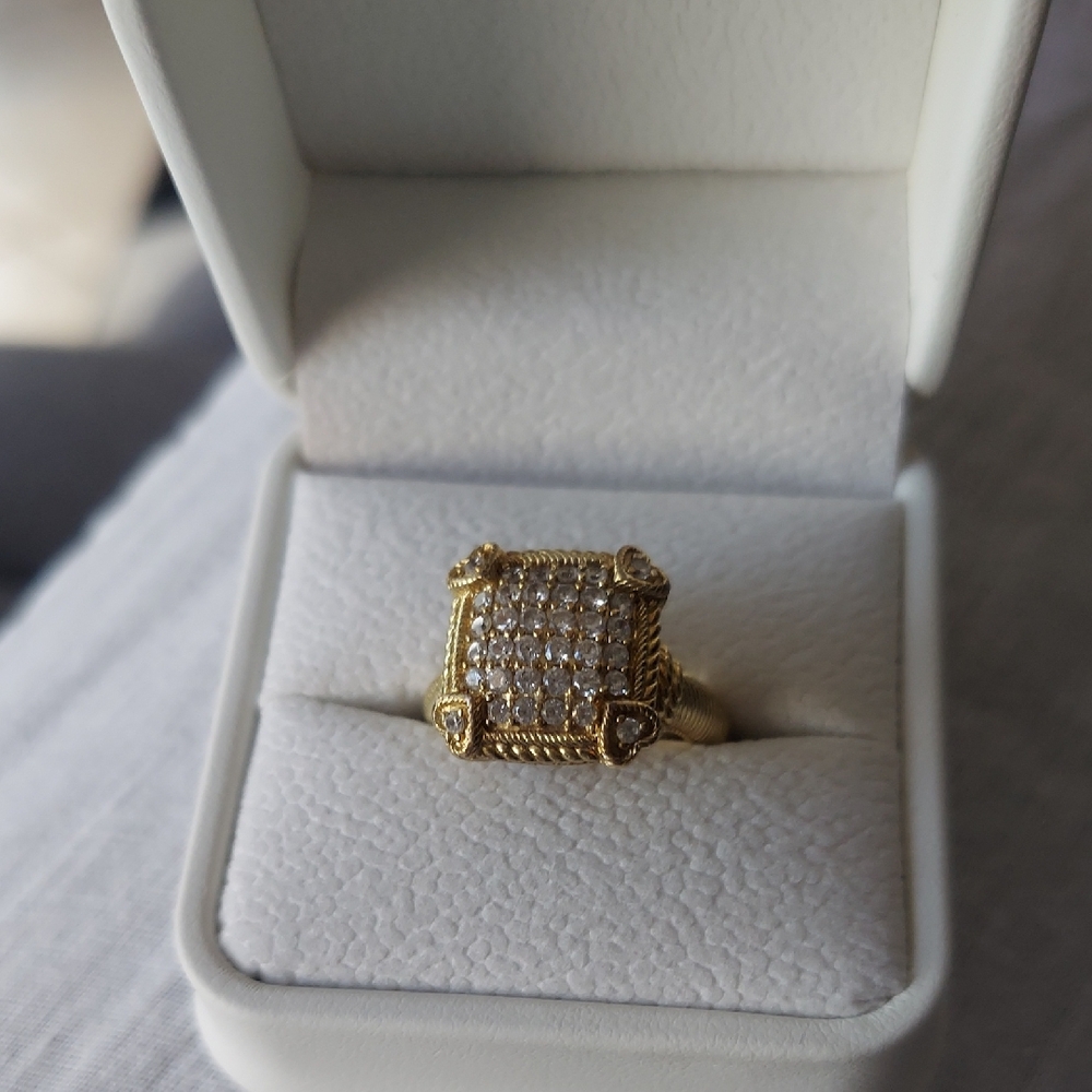 Elegant Gold  Women's Ring Judith Ripka,